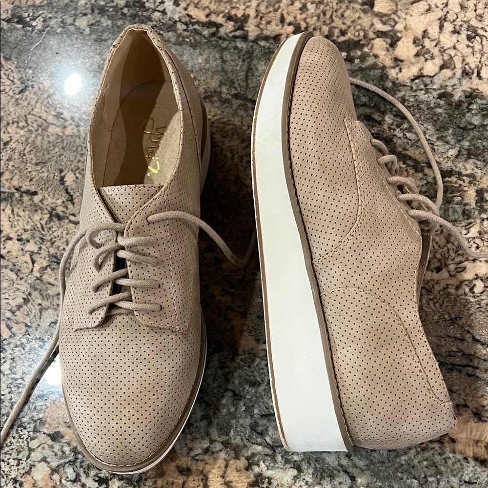 Ami Beige Perforated Lace-Up Loafers